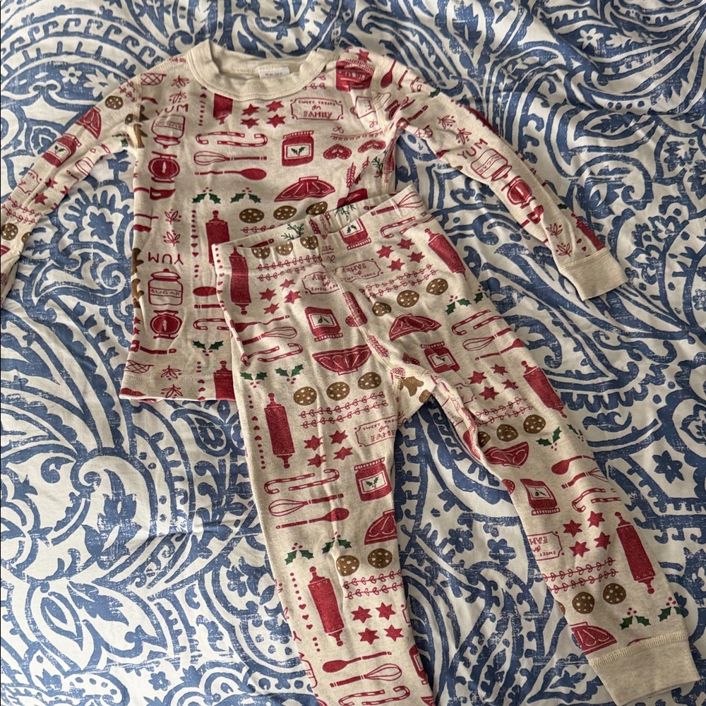 Hanna Andersson Cream and Red Kids Holiday Pajama Set 3T